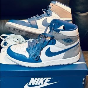 Air Jordan 1 Retro High OG Men’s Size 11 US